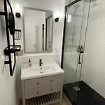 Apartment Mana - Bleu Pacifique - Vue Sur Place Ducale Avec Parking Prive Inclus *